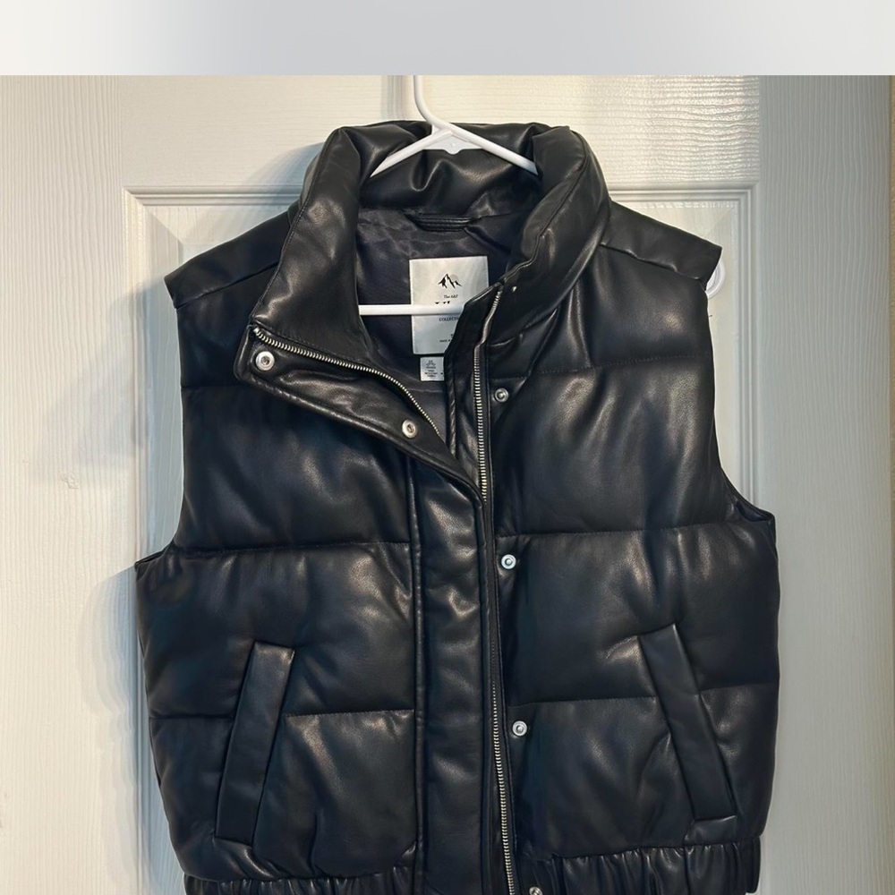 Abercrombie & Fitch Black Puffer Vest